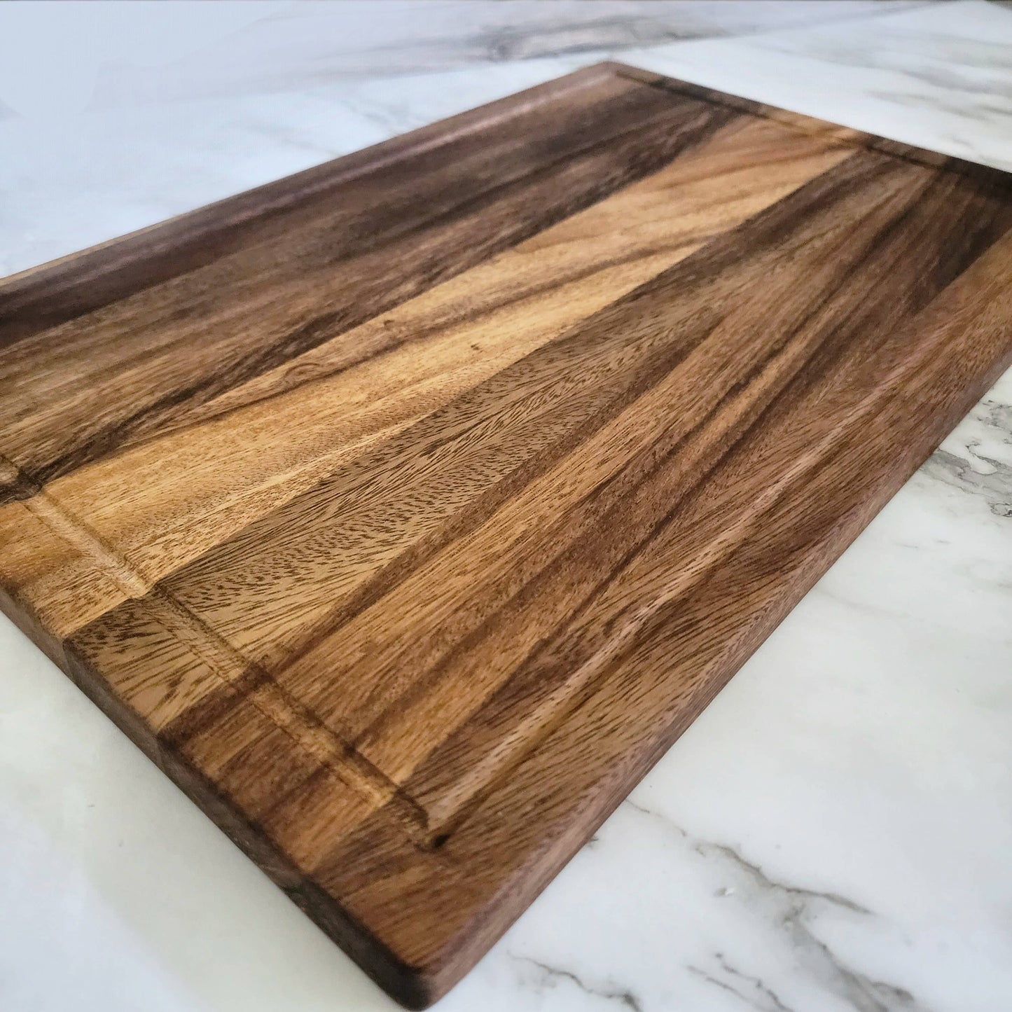 Walnut Cutting Board. Kitchen Chopping Block.